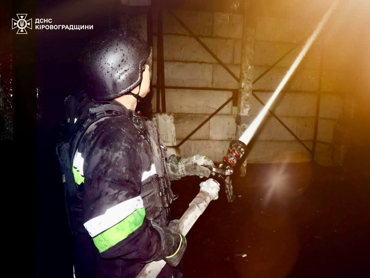 Ночные удары дронами по инфраструктуре: где бушевали пожары