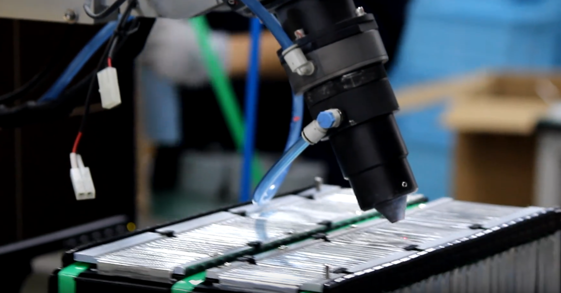 Заряжаются почти мгновенно: новый материал сделал суперконденсаторы в разы мощнее