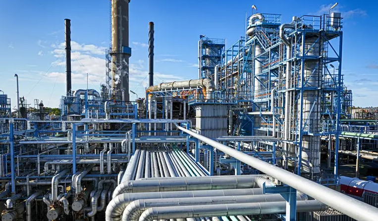 ВСУ снова атаковали "Газпром Нефтехим Салават" и поразили производство БпЛА в России