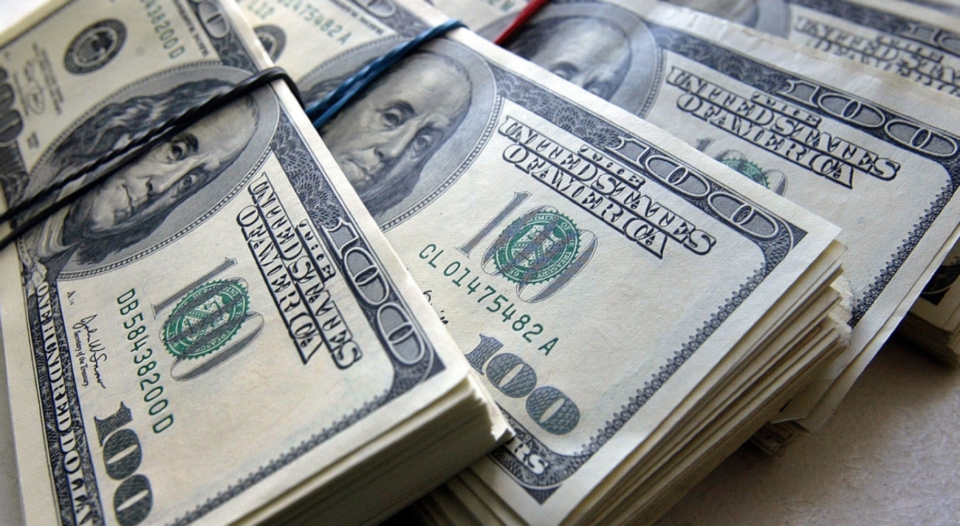 Долар стабілізувався після обвалу: яке рішення ухвалили у США