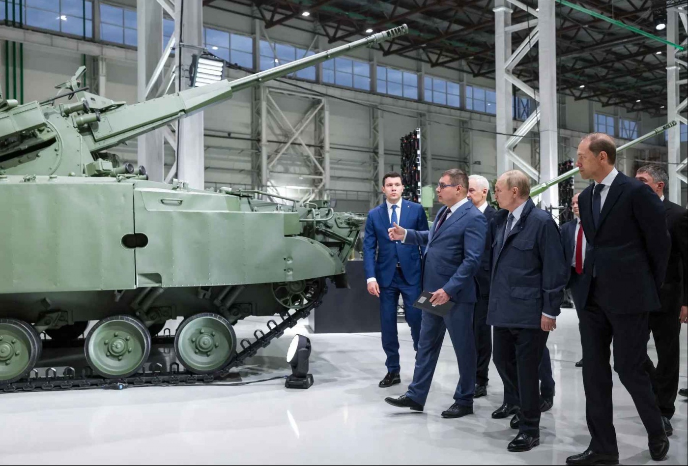 Путін хоче зберегти військову економіку і в майбутньому, - Bloomberg