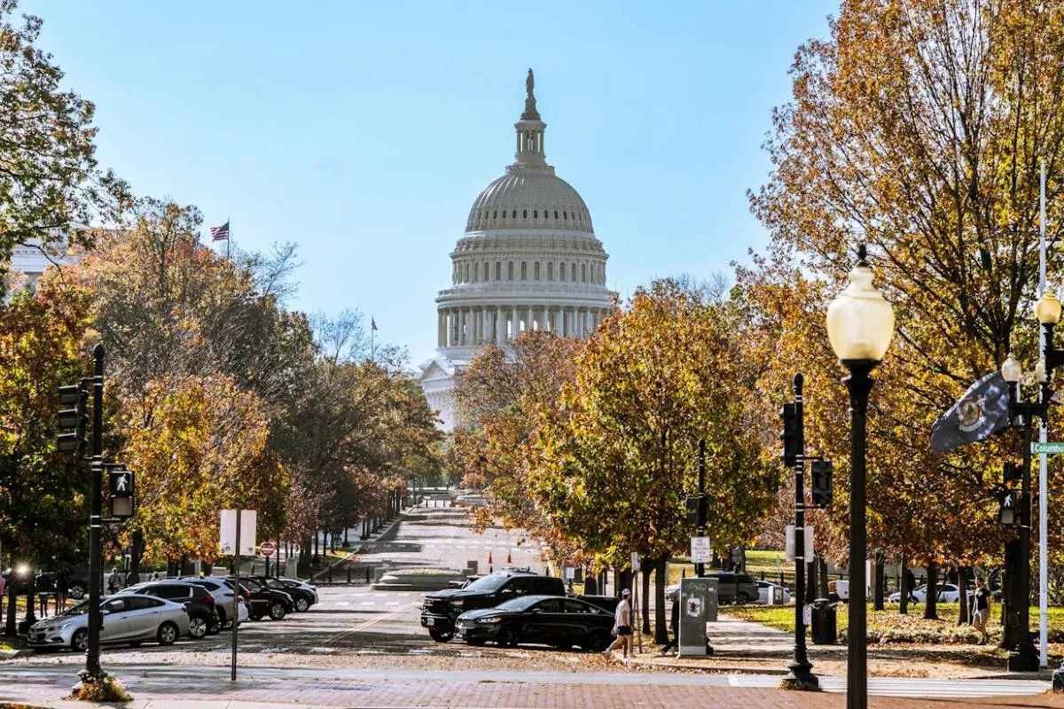 Шатдаун у США: Білий дім почне масово звільняти співробітників, - Politico