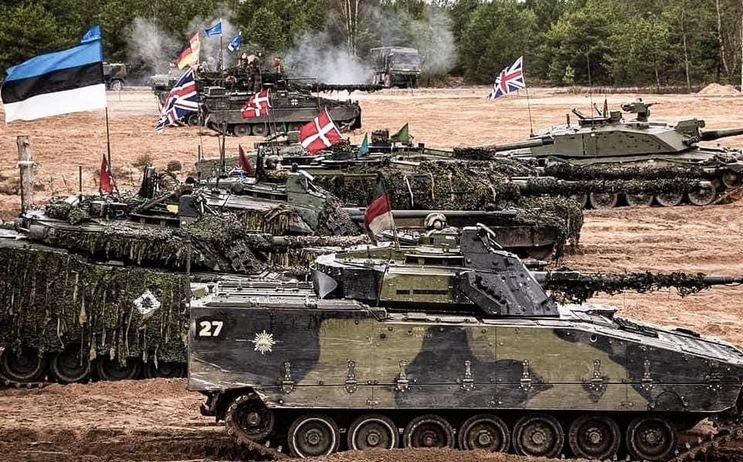 НАТО скупает танки на случай войны с Россией, но есть один нюанс - СМИ