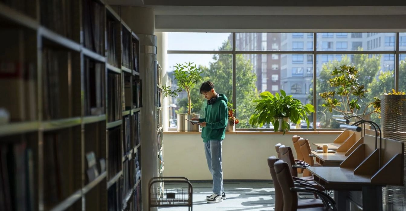 Половина ВУЗов набрали менее сотни студентов, в Минобразования сообщили об их судьбе