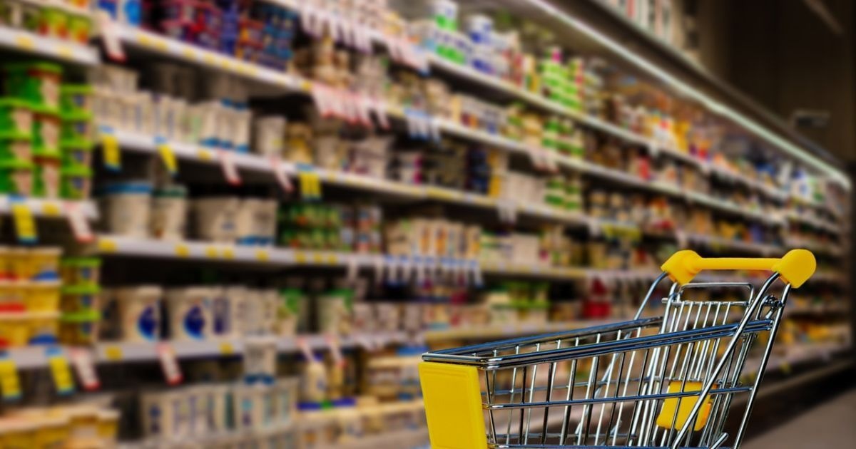 Рост цен: сколько продуктов можно купить на 100 долларов в Украине в октябре