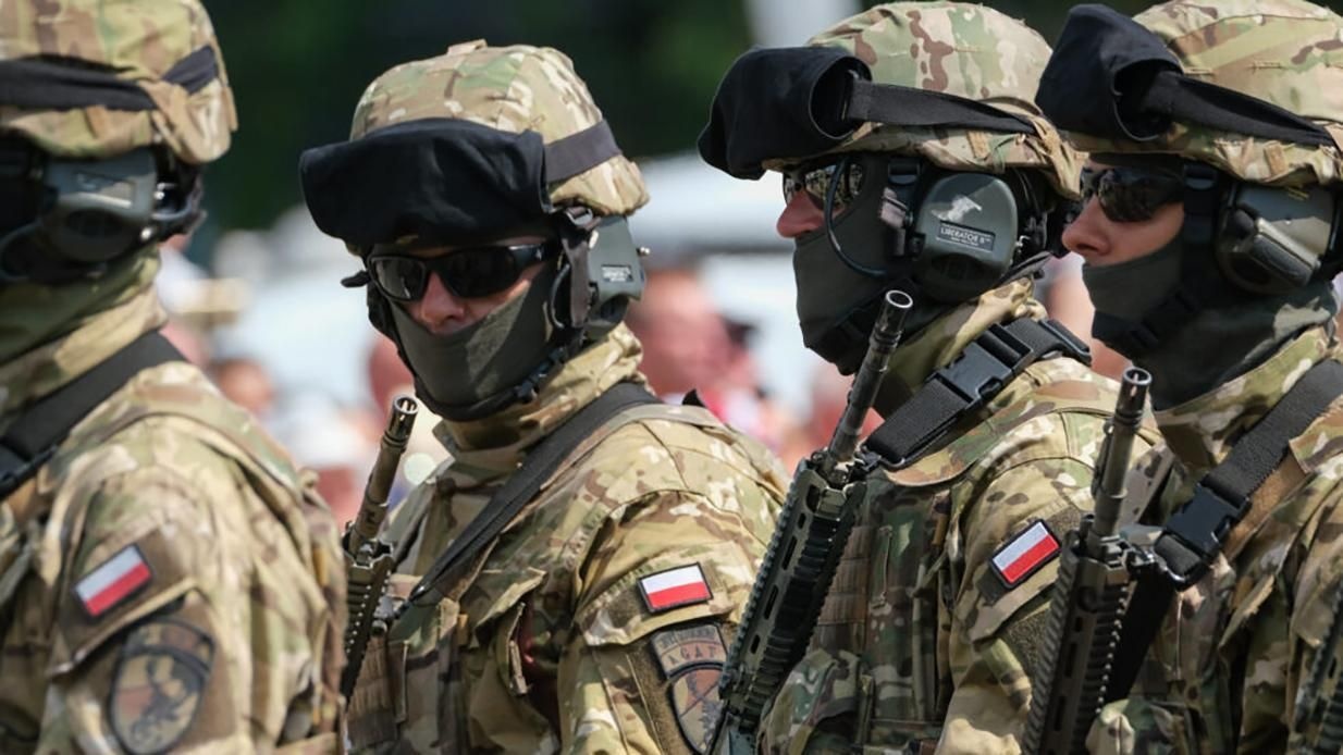 Польща вже давно готується до війни з РФ, поки решта країн "спала", - WSJ