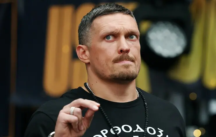 Усик анонсував наступний бій і сказав, коли завершить кар'єру