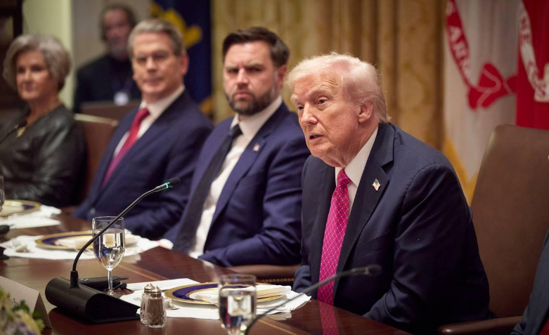 Трамп и Зеленский разошлись во мнениях относительно будущего войны в Украине — CNN