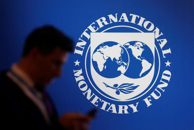 МВФ требует от Нацбанка девальвации гривны - Bloomberg