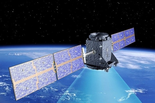 Запущений 50 років тому військовий супутник зрушила "невідома сила"