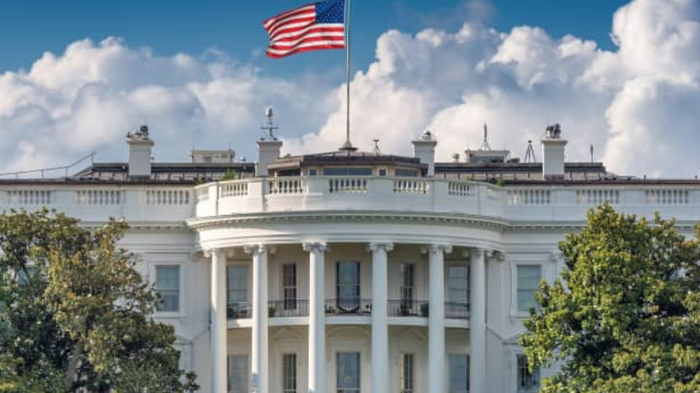 Трамп приказал снести часть Белого дома, работы уже начались