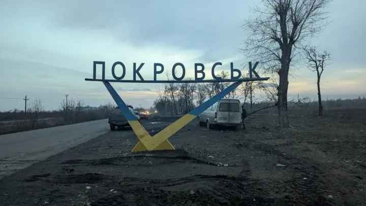 Россияне показывают карты с захваченным Покровском, но это ложь, - Зеленский
