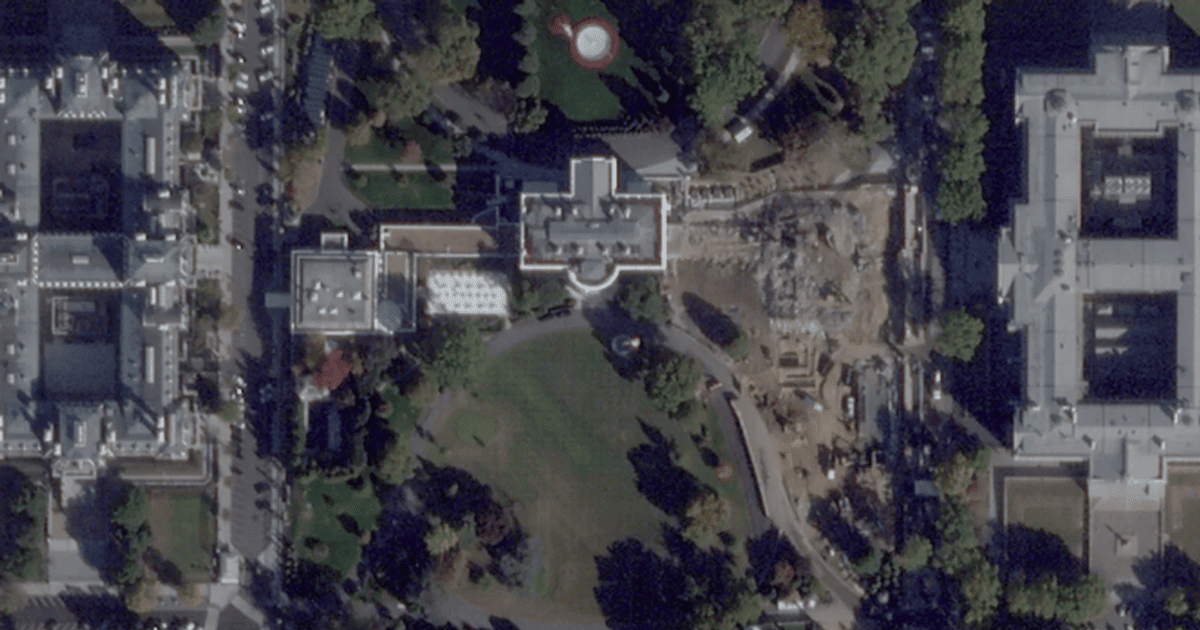 Американцы подвергли резкой критике Трампа за снос части Белого дома