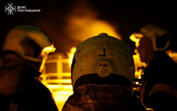 У Полтавській області шахеди вдарили по об'єкту газовидобутку: виникла пожежа