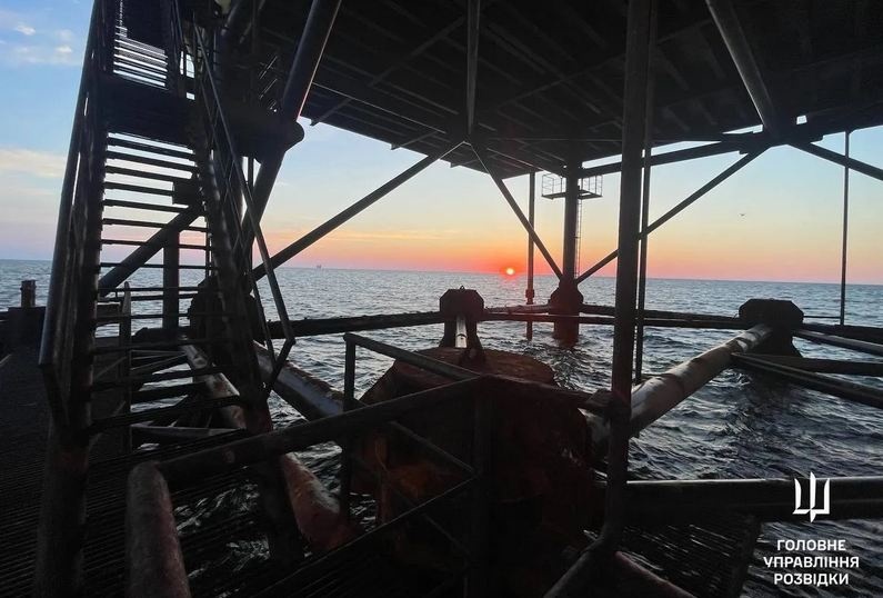 В Черном море ВМС выкурили" элиту противника с "вышек Бойко"