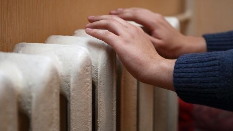В некоторых городах еще не включили отопление: в правительстве назвали причину