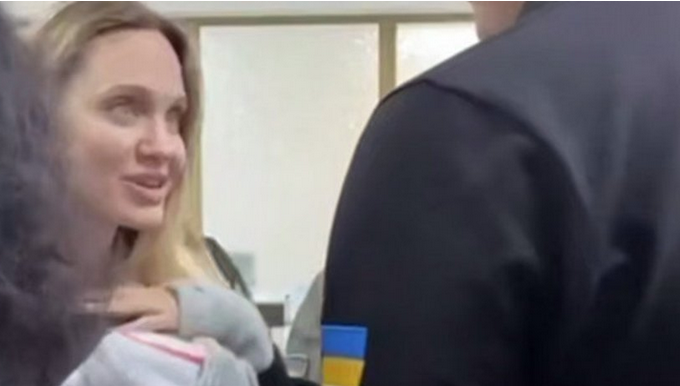 Анджеліна Джолі у Херсоні: ТЦК затримав водія з кортежу, у Сухопутних військах пояснили ситуацію