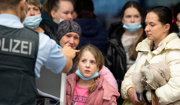 Грозит ли украинцам депортация из ЕС после войны: объяснение эксперта