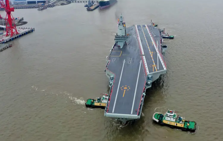 Китай ввел в эксплуатацию свой новейший авианосец