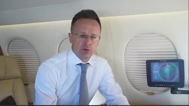 Сийярто заявил о "неограниченном освобождении" от санкций США за российскую нефть и газ