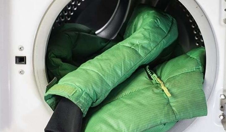 Не втратить форму та об'єм: як випрати пуховик вдома і не зіпсувати його