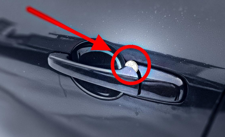 Популярная схема угона: зачем преступники оставляют монету в ручке автомобиля