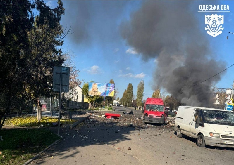 Российские войска утром ударили дронами по Черноморску: есть погибшие и раненые