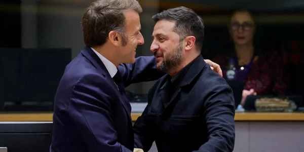 Зеленський  відвідає Париж для зустрічі з Макроном