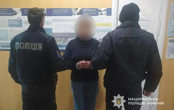 На Днепропетровщине учительница на глазах у школьников напала с ножом на свою коллегу