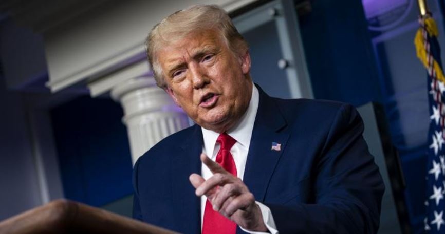 Трамп підписав закон про публікацію документів у "справі Епштейна": коли їх оприлюднять