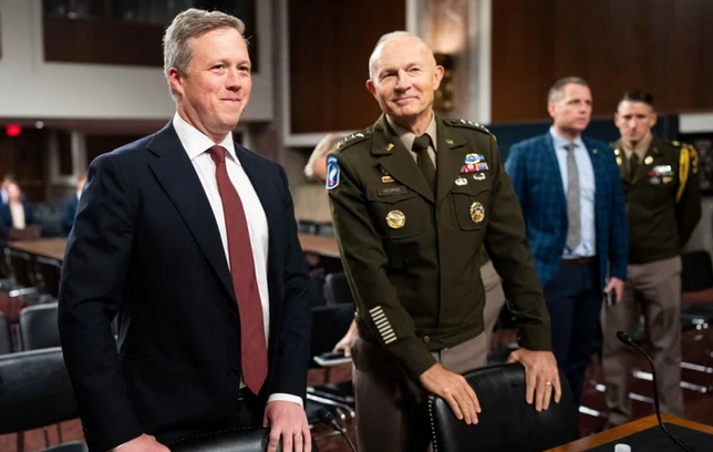 СМИ рассказали о "мрачной" встрече министра США с послами НАТО по "мирному плану"