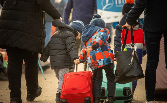 Майже 200 тисяч українців у США опинилися під загрозою втрати легального статусу біженців — Reuters