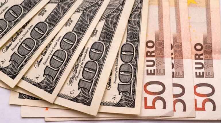 Доллар и евро продолжают дорожать в обменниках