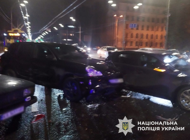 У Києві водій Porsche почав стрілянину через ДТП