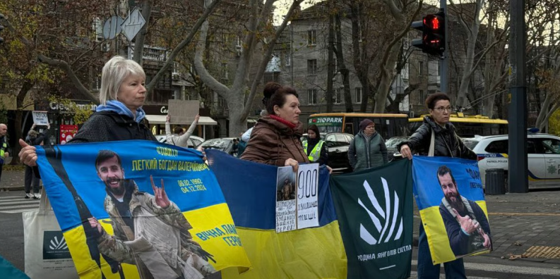 В Одессе ежедневно будут включать красный сигнал на светофорах в 9:00