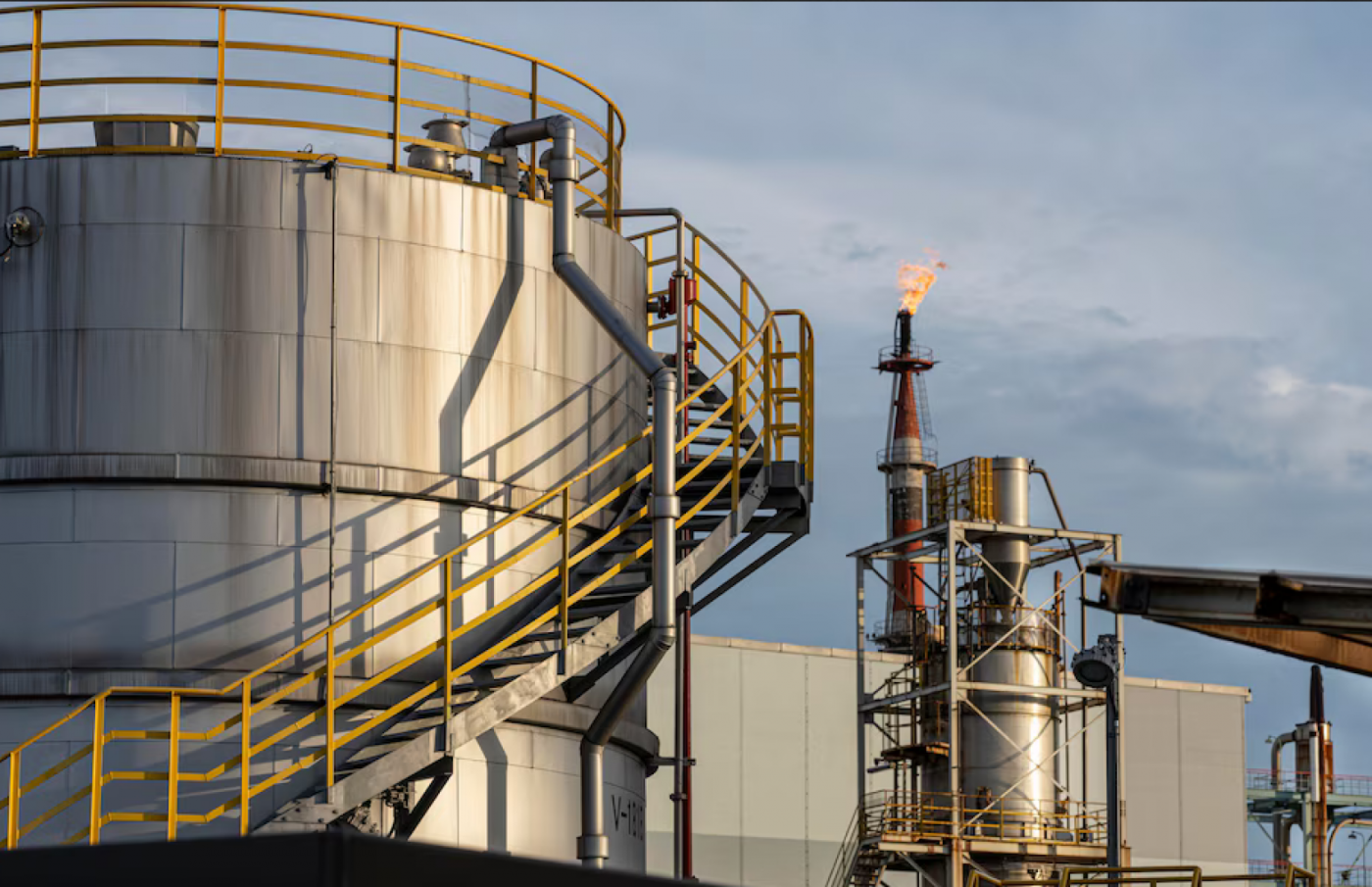 Цена российской нефти рекордно упала, экспортеры вынуждены пересмотреть схемы поставок