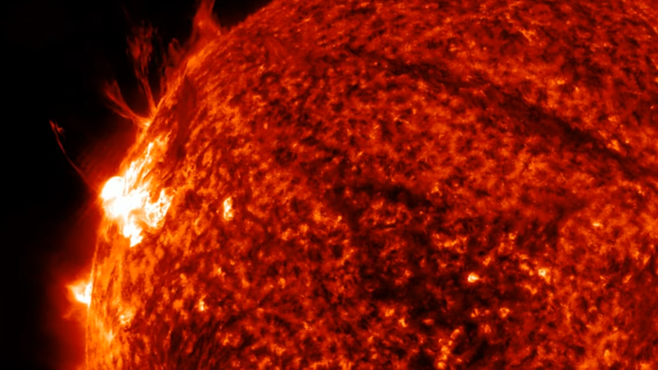 На Сонці виник потужний спалах класу X, це спричинило сильне порушення радіозв'язку на Землі