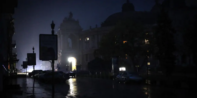 Чому більше світла дають вночі, а не вдень: пояснення ДТЕК