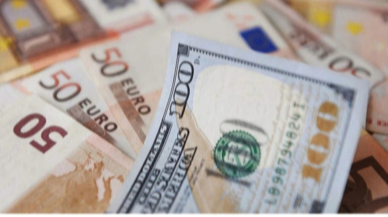 Стоимость доллара и евро: что происходит в обменниках