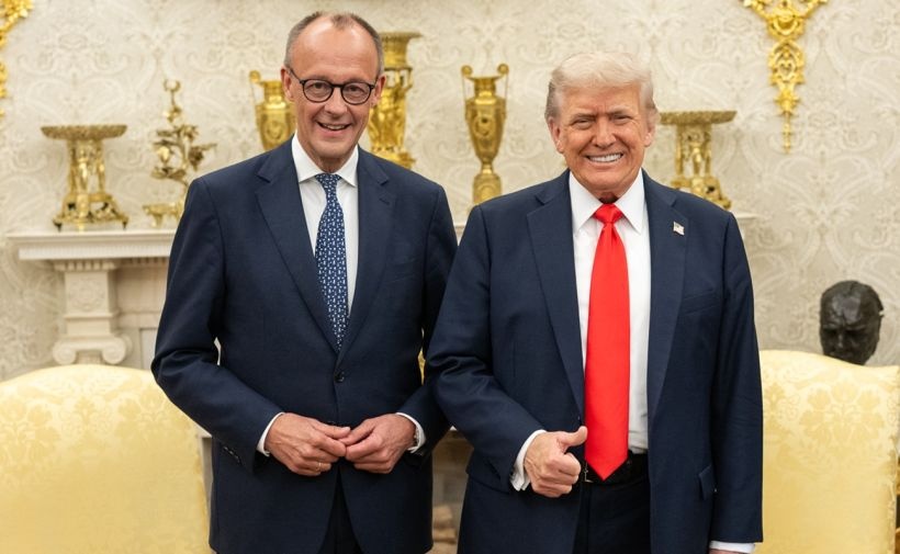 Мерц выступил резко против передачи США замороженных активов РФ