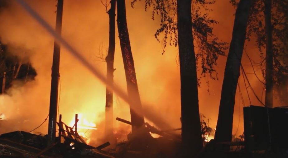 Саратов и Энгельс атаковали неизвестные дроны