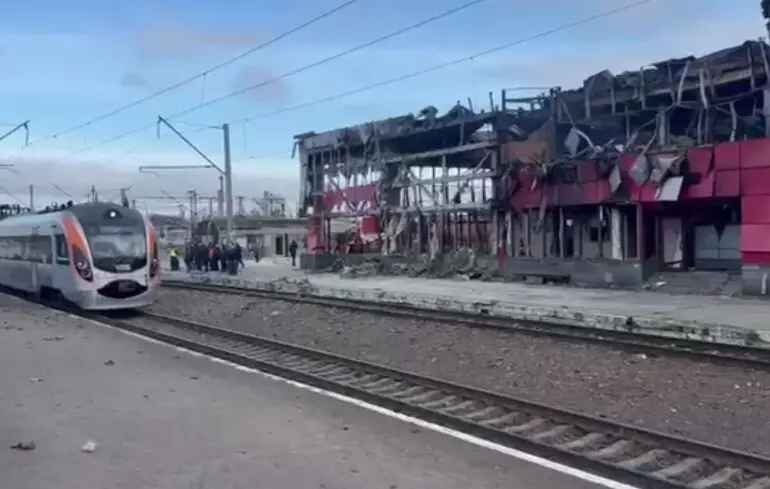 Ухвалено рішення про повний демонтаж пошкодженої будівлі вокзалу у Фастові
