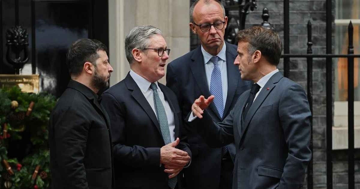 Україна не розглядатиме жодних варіантів, що передбачають передачу своїх територій - Зеленський