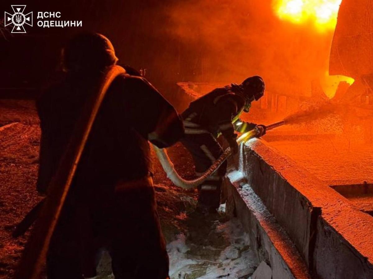 Масована атака дронами по Одеській області: пошкоджено критичну інфраструктуру