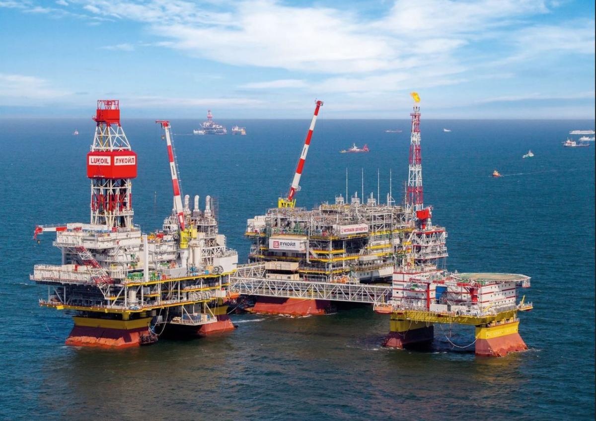 Украина впервые ударила по нефтедобывающей платформе в Каспийском море - СМИ