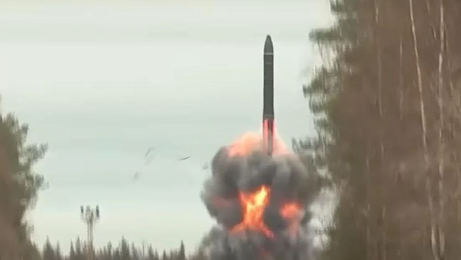 Росія розгортає "Орєшнік" в Білорусі: голова СЗР пояснив мету Кремля