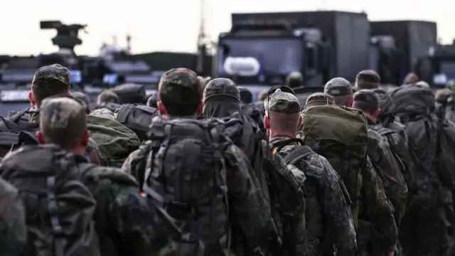 Пока США пытаются заключить мир в Украине, Европа готовит общество к новой войне, - WSJ