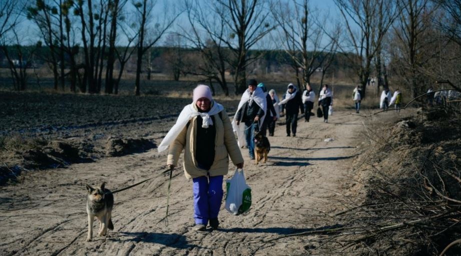 ЗМІ пишуть, що окупанти вивезли людей із села на Сумщині: що кажуть в ОВА