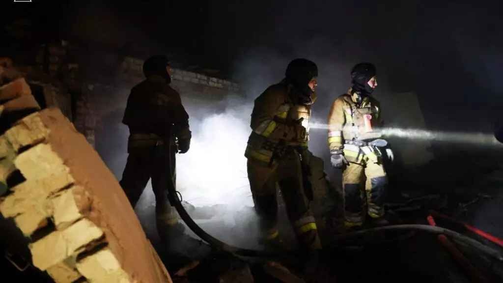 Удар по порту "Южный": загорелись контейнеры с мукой и маслом