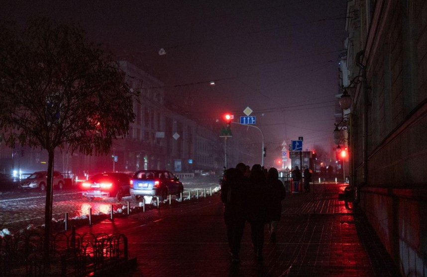 Почему одни дома без света чаще других: в "Укрэнерго" объяснили несправедливость